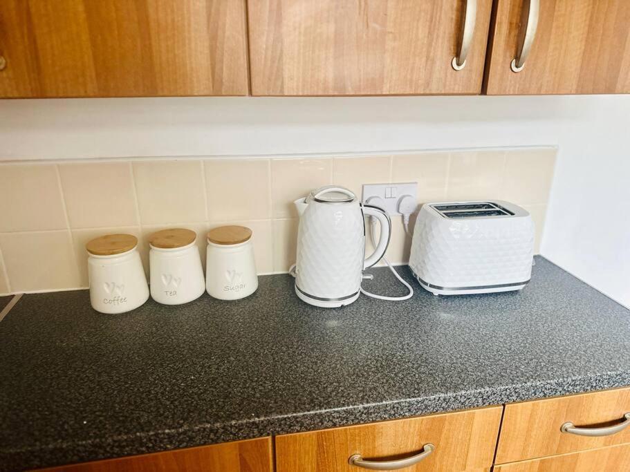 Modern - Near Centre, Qmc, Motorpoint Arena & Train Station - Sleeps 8